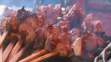 Menjajal Nikmatnya Tongseng dan Sate Legendaris di Jakarta