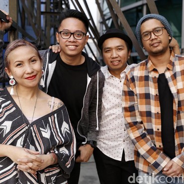 Lirik Lagu You - Ten 2 Five