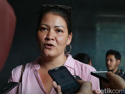 Melanie Subono Kritik Keras Tes Corona Anggota DPR: Rakyat Harus Didulukan!