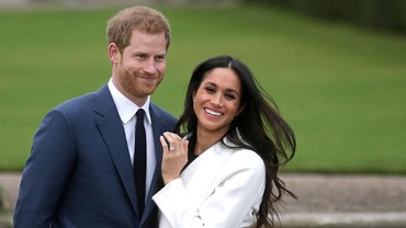 img-title Ratu Elizabeth Larang Pangeran Harry & Meghan Markle Pakai Gelar Kerajaan