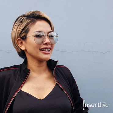 Koleksi Tas Mewah, Nikita Mirzani: Tas Rp40 Juta Buat Beli Kangkung