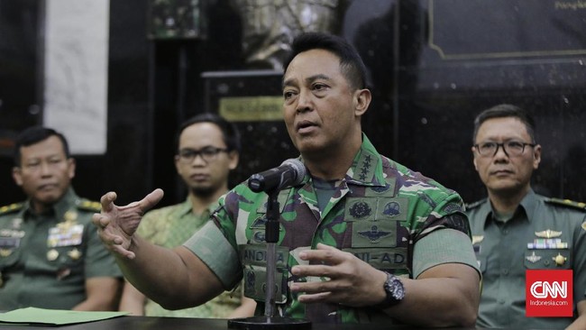 Kepala Staf Angkatan Darat (Kasad) Jenderal TNI Andika Perkasa memberikan keterangan terkait polemik calon taruna Akademi Militer (Akmil) Enzo Allie di Mabes AD. Jakarta, Selasa, 13 Agustus 2019.