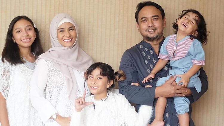 Memiliki tiga anak, Meisya Siregar mengaku menerapkan pola asuh berbeda.