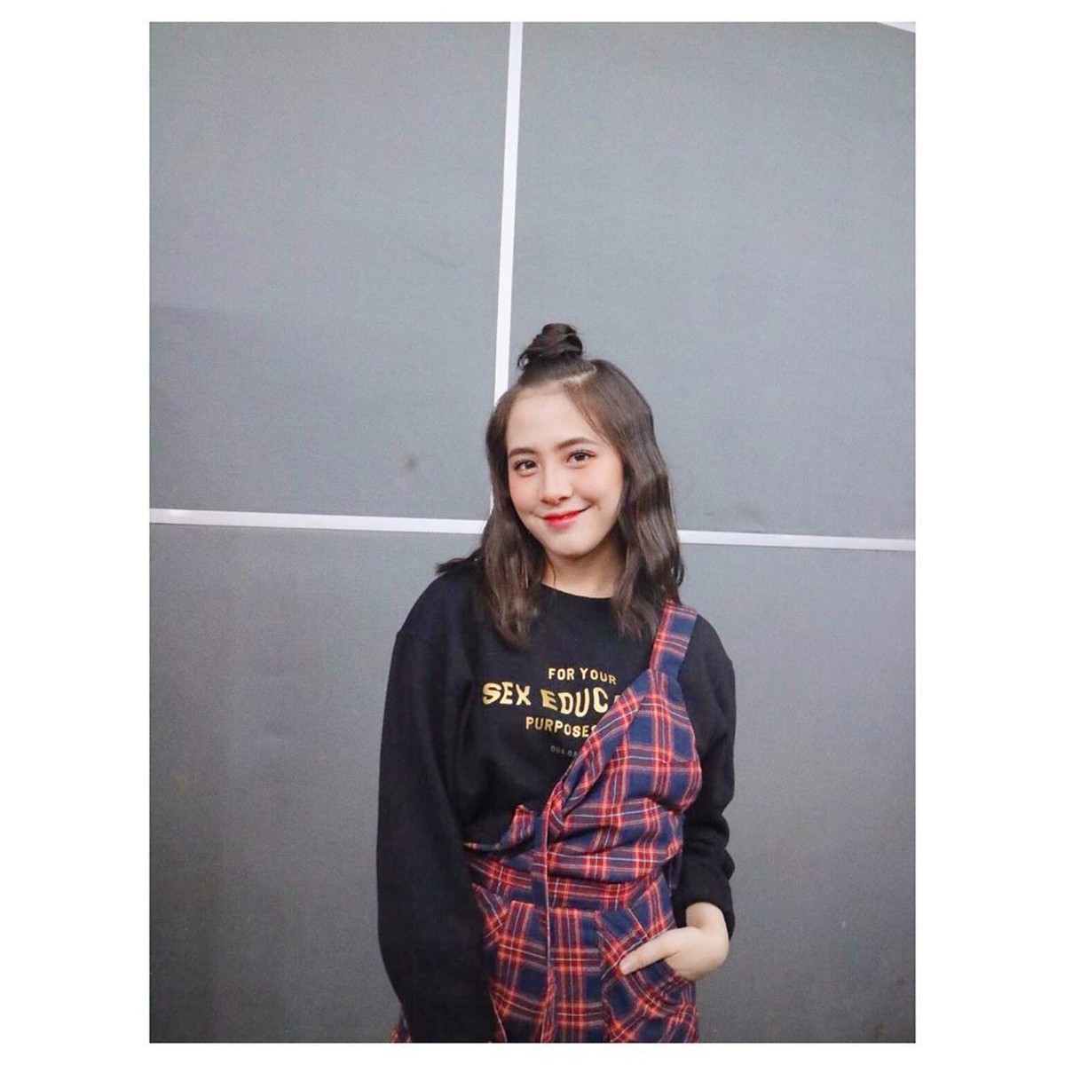 Adhisty Zara&comma; atau yang dikenal Zara mengumumkan lulus dari idol group JKT48&period; Insertlive sajikan deretan potret cantik Zara saat menjadi personel JKT48&colon;