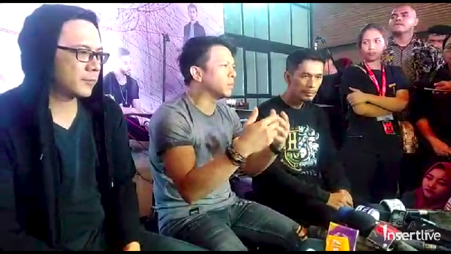 Spekulasi netizen menyebutkan hengkangnya Uki untuk mendulang kepopularitasan album terbaru NOAH.