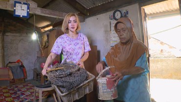 Barbie Kumalasari Jadi Pengupas Kerang, Jatuh Miskin?