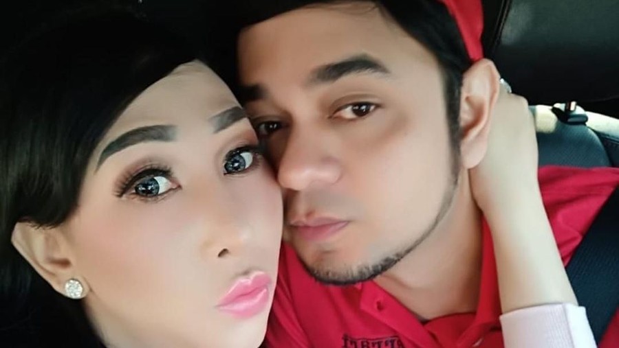 Kebersamaan Rio Reifan dan istri