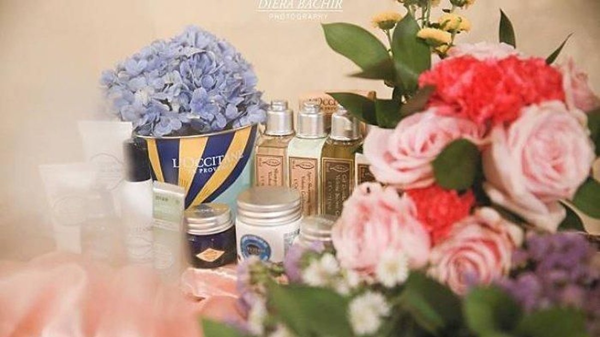 Setelah melangsungkan acara lamaran pada &lpar;28&sol;7&rpar; lalu secara tertutup&comma; seserahan Roger untuk Cut Meyriska terkuak&period; Apa saja&quest;