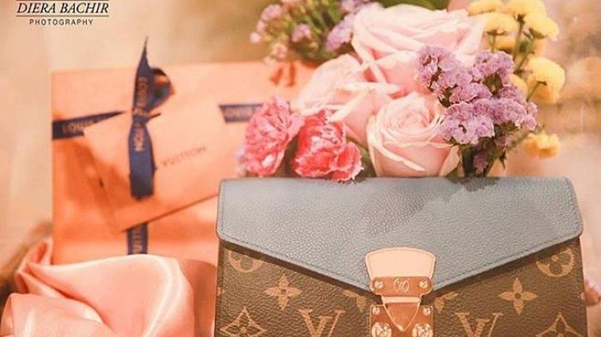 Setelah melangsungkan acara lamaran pada &lpar;28&sol;7&rpar; lalu secara tertutup&comma; seserahan Roger untuk Cut Meyriska terkuak&period; Apa saja&quest;