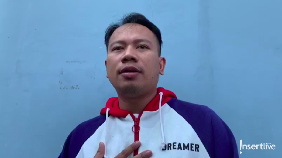 Vicky Prasetyo putuskan berdamai dengan sang mantan istri, Vivi Paris demi bertemu sang buah hati.