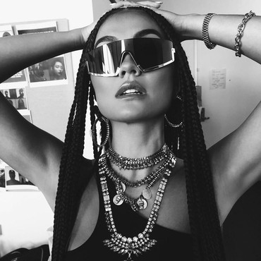 Gaya Seksi Agnez Mo yang Mencuri Perhatian