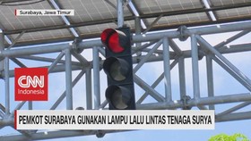VIDEO: Lampu Lalu Lintas Tenaga Surya di Surabaya