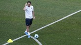 FOTO: Liverpool dan Chelsea Serius Hadapi Piala Super Eropa Liverpool dan Chelsea melakukan latihan jelang pertandingan Piala Super Eropa 2019 di Stadion Vodafone Park, Istanbul, Turki, Kamis (15/8) dini hari WIB.