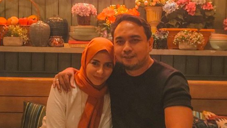 Meisya Siregar dan Bebi Romeo Meisya Siregar dan Bebi Romeo