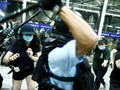 Polisi dan Pedemo Hong Kong Bentrok di Bandara
