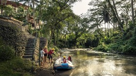 Hindari Macet, Hotel Mewah di Ubud Jemput Tamu Pakai Perahu