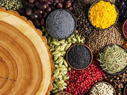 10 Rempah dan Herba yang Berkhasiat Turunkan Berat Badan
