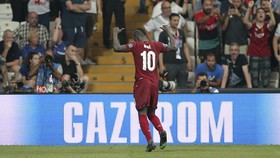 Momen Mane Beri Jersey ke Anak Gawang di Piala Super Eropa