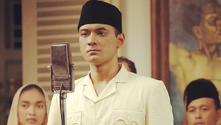 Sejumlah film Indonesia yang mengangkat kisah perjuangan tokoh pahlawan nasional.