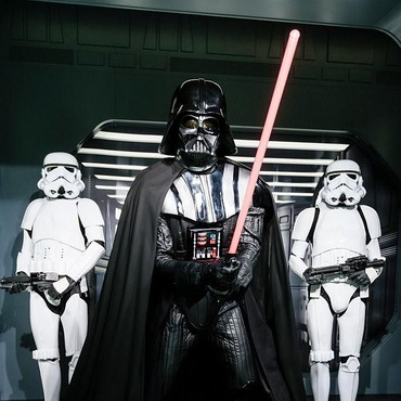 Pecahkan Rekor Barang Star Wars Termahal, Lightsaber Darth Vader Laku Rp60 Miliar