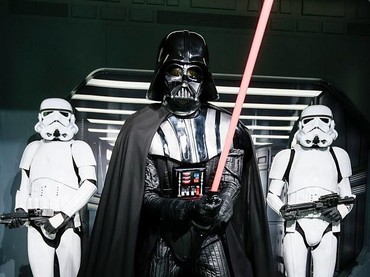 img-title Pecahkan Rekor Barang Star Wars Termahal, Lightsaber Darth Vader Laku Rp60 Miliar