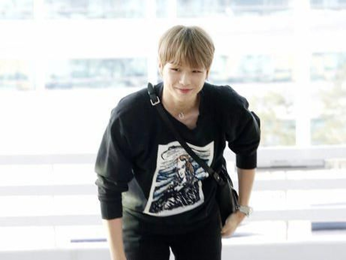 Penampilan pertama kalinya Kang Daniel usai kisah cintanya dengan Jihyo TWICE terbongkar&period; 