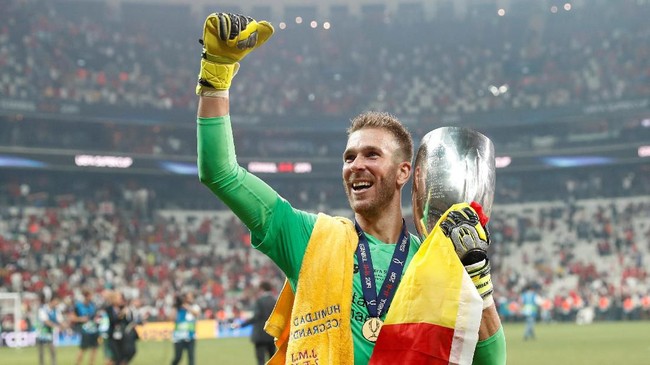 Adrian hanya satu dari sejumlah fakta menarik akan insting top Jurgen Klopp sebagai Raja Midas di Liverpool.