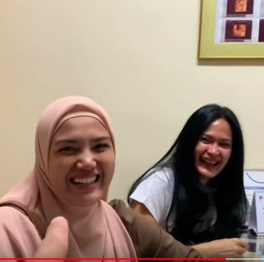 Kunjungi Rumah Sakit Bersalin, Donna Harun Hamil?