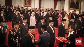 Pejabat BPK dan MA Panen Bintang Kehormatan dari Jokowi
