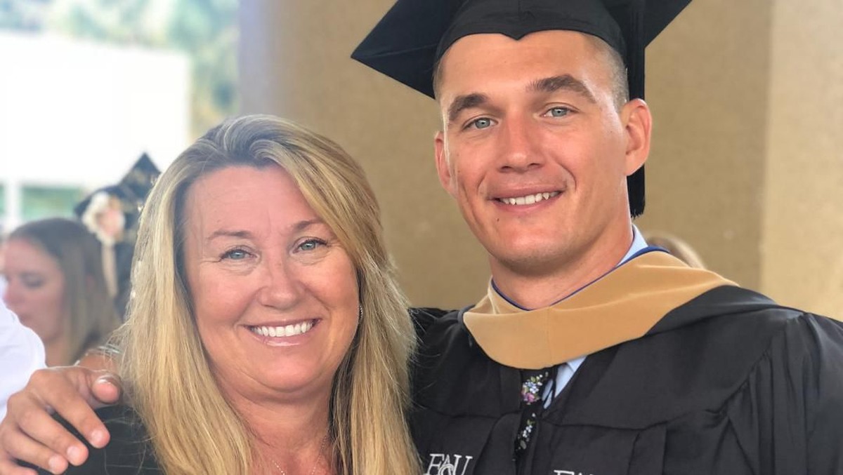 Fakta-fakta menarik tentang Tyler Cameron&comma; pria yang disebut menjadi pacar baru model ternama&comma; Gigi Hadid&period;