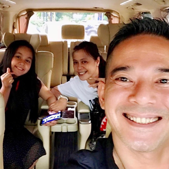 <p>Kompaknya Rita Effendy dan keluarga saat malam mingguan. (Foto: Instagram @ritaeffendyofficial)</p>