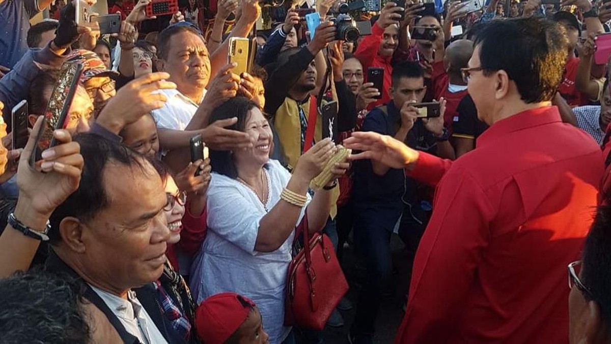 Ahok atau Basuki Tjahaja Purnama membongkar beberapa fakta menarik tentang kedatangannya di Kupang&comma; NTT&period; Apa yah&quest;