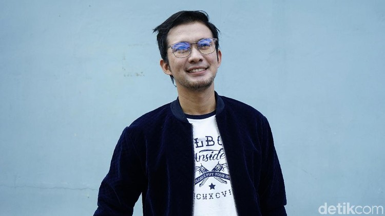 Mandala Shoji Mandala Shoji dan istri saat ditemui di studio Trans TV.