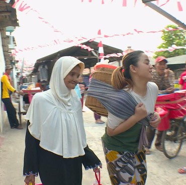 Lama Menghilang, Juwita Bahar Jadi Pedagang Keliling