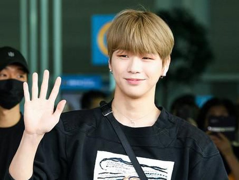 Senyum Kang Daniel Usai Kisah Cintanya dengan Jihyo TWICE Terkuak Penampilan pertama kalinya Kang Daniel usai kisah cintanya dengan Jihyo TWICE terbongkar.