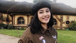 Pesona Mutia Ayu, Model Seksi yang Isunya Dekat dengan Glenn Fredly