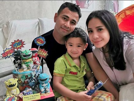 Rafathar Sunat Hari Ini, Kapan Idealnya Anak Laki-laki Dikhitan?