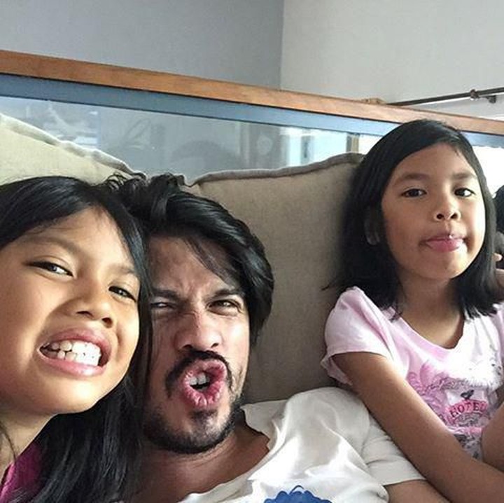 <div>Ariyo Wahab dikarunia tiga anak perempuan yang cantik yaitu Kyra Wahab, Jaimie Wahab dan Sabine Wahab. (Foto: instagram @ariyowahab)</div><div> </div>