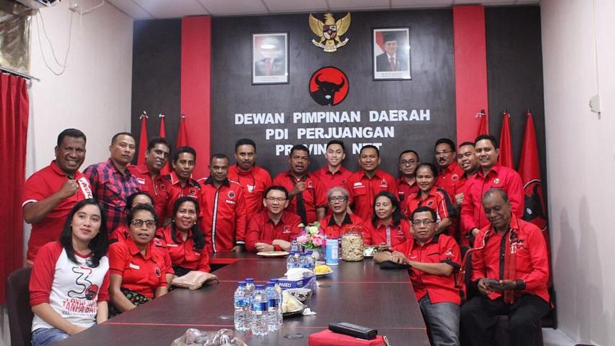 Ahok atau Basuki Tjahaja Purnama membongkar beberapa fakta menarik tentang kedatangannya di Kupang&comma; NTT&period; Apa yah&quest;