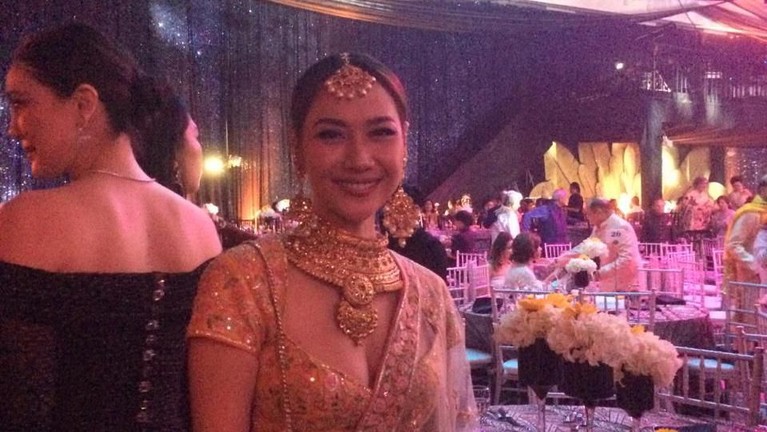Anak ketiga Raam Punjabi dan Raakhee Punjabi menikah tadi malam, Kamis (15/8) di Bali. Seperti apa potret pernikahan mewah yang dihadiri segudang selebriti itu?