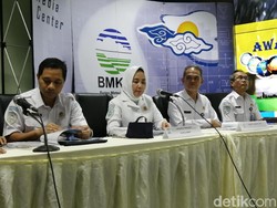 Video: BMKG Prediksi Cuaca Ekstrem Terjadi 5-15 Januari 2020