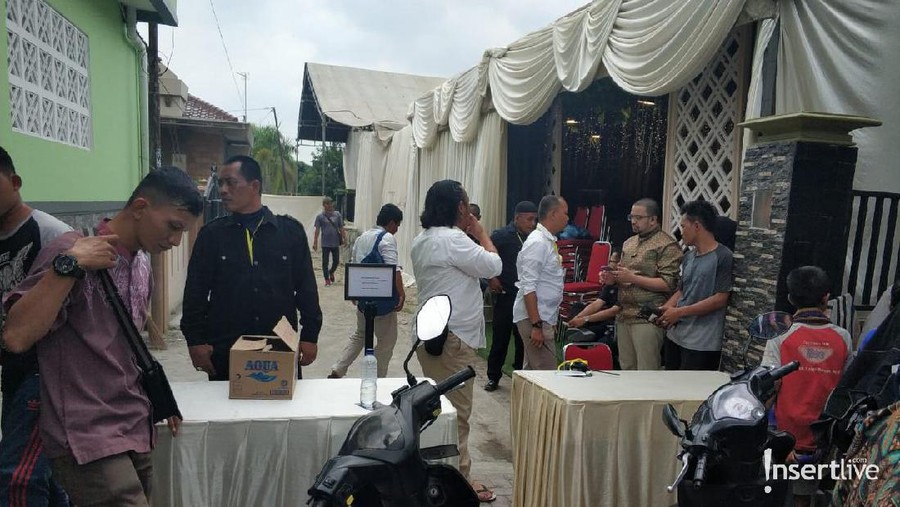 Jelang pernikahan Roger Danuarta dan Cut Meyriska, berbagai persiapan telah dilakukan.