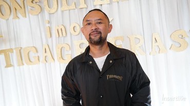 Jalin Kisah Cinta Sejak di Bangku Sekolah, Rumah Tangga Ronal Surapradja Kandas?