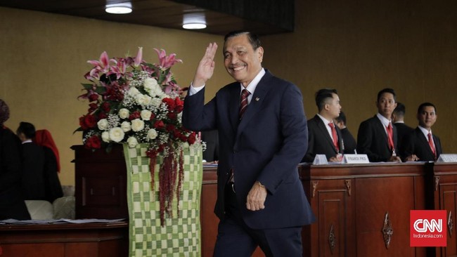 Menko Kemaritiman dan Investasi Luhut Pandjaitan mengatakan bahwa perintah Presiden Jokowi harus dilaksanakan apapun konsekuensinya.