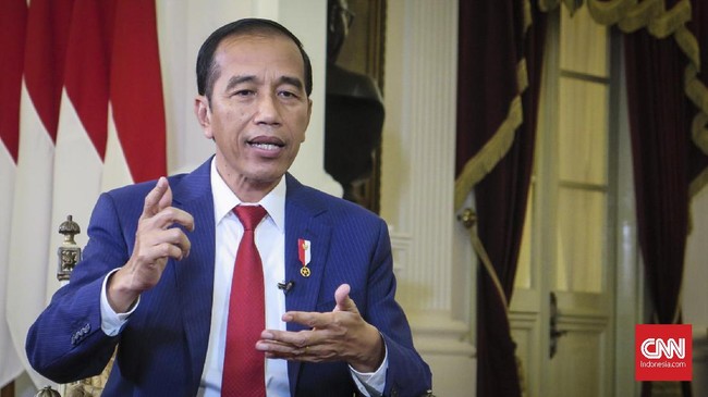 Presiden Jokowi berencana menelepon langsung Kapolri Jenderal Tito Karnavian agar tidak bertindak represif saat menangani demonstrasi mahasiswa.