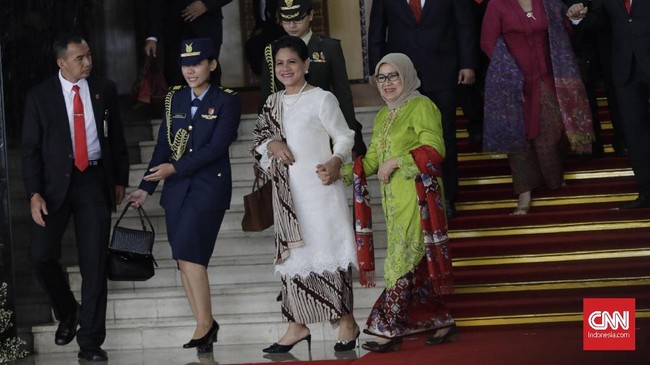 FOTO: 'Busana-busana Terbaik' di Karpet Merah Sidang Tahunan
