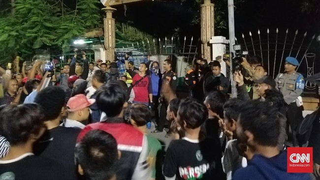 Perwakilan masyarakat Papua dan Lokataru Foundation menilai tim khusus Komnas HAM perlu dibentuk demi mencegah konflik horizontal di masyarakat.