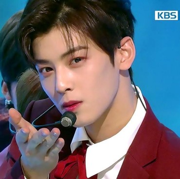 Ketampanan Cha Eun Woo Buat BTS Hingga EXO Ternganga