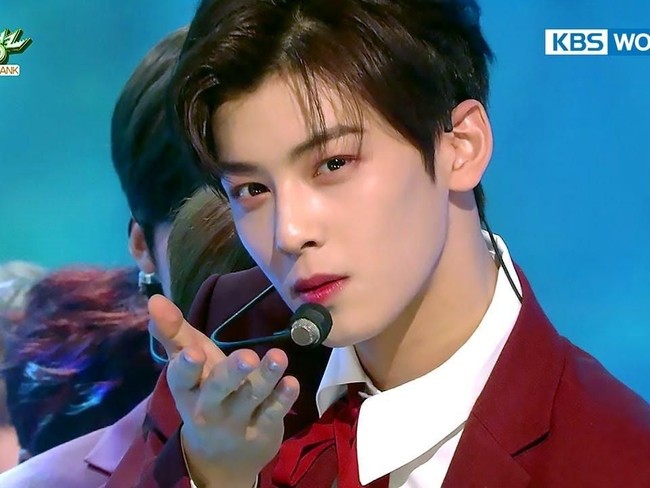 Ketampanan Cha Eun Woo Buat BTS Hingga EXO Ternganga