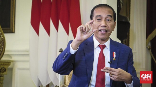 Presiden Jokowi mengatakan ada begitu banyak orang hebat di Indonesia dari berbagai kalangan dan siap mengabdi pada negara, karenanya tak sulit mencari menteri